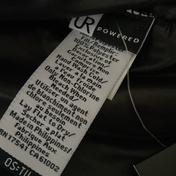 NWT UR powered puffy scarf with travel bag - Picture 4 of 4